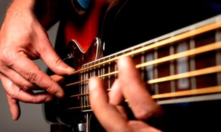 Bedste basstrenge: round wound vs. flat wound