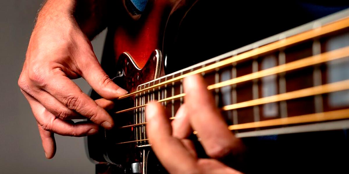 Bedste basstrenge: round wound vs. flat wound